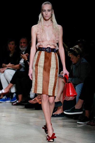 Look 7